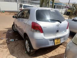 Toyota Vitz 2010 - Image 3