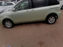 Toyota Sienta 2010 - Image 1