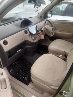 Toyota Sienta 2010 - Image 3