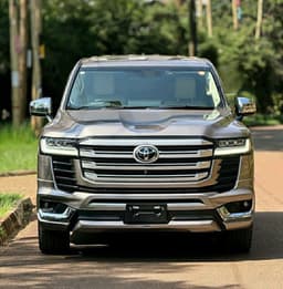 Toyota Land Cruiser 2022 - Image 3