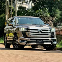 Toyota Land Cruiser 2022 - Image 2